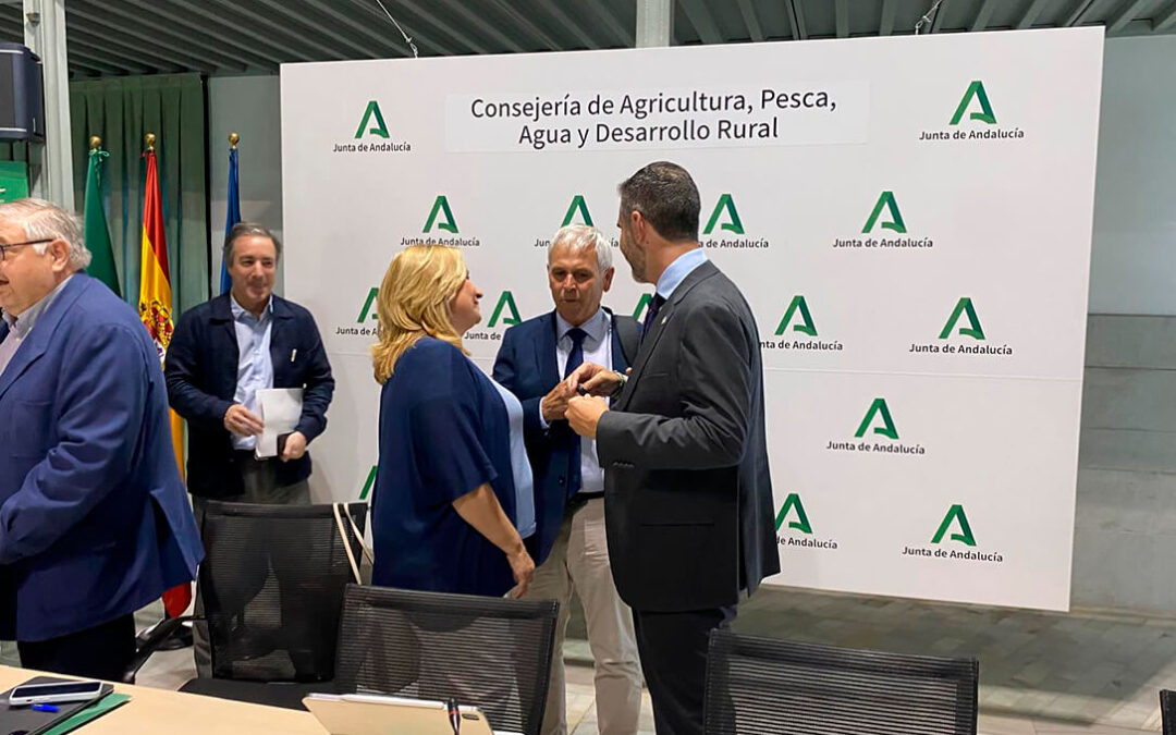 El nuevo consejero de Agricultura andaluz ratifica la unidad de acción con el sector y su apuesta por el diálogo