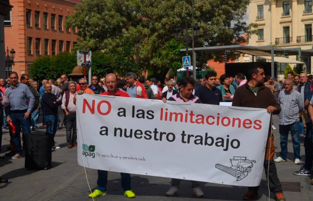 Los agricultores de Guadalajara rechazan unas restricciones a su trabajo por miedo a incendios que no se imponen a ningún otro sector