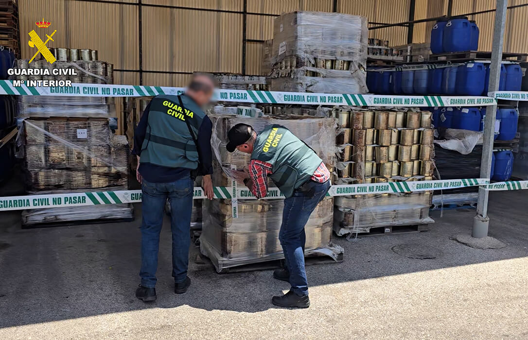 Inmovilizadas 80 toneladas de aceitunas y encurtidos en Valencia por usar productos no aptos para el consumo humano