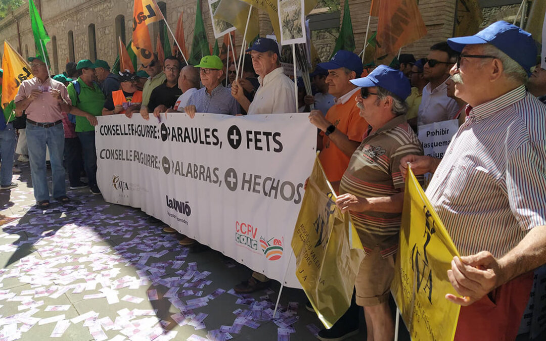 Tractores y agricultores retoman este viernes su calendario de movilizaciones en Valencia ante la Delegación del Gobierno