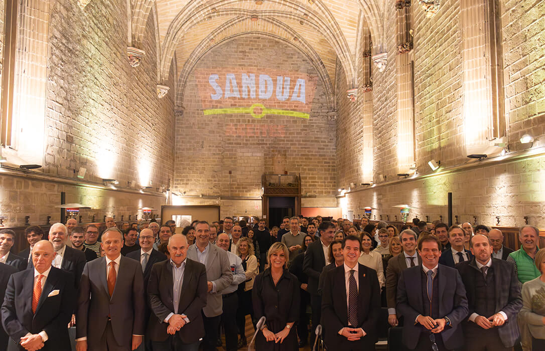 Un ‘Capricho’ casi divino: Aceites Sandúa presenta sus aceites navarros de nueva cosecha en la catedral de Pamplona