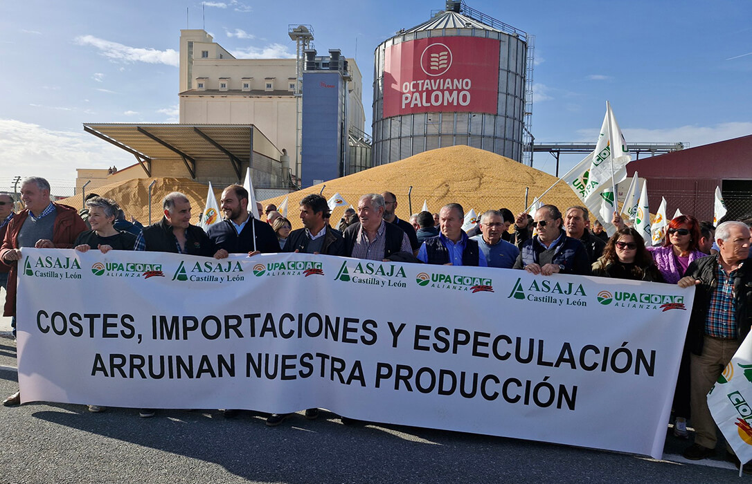 Los agricultores protestan por la crisis de rentabilidad del sector cerealista y advierten de que seguirán en la calle si no hay soluciones