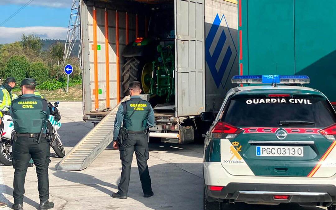 La Guardia Civil recupera en Navarra tres tractores robados de un concesionario de Segovia valorados en 300.000 euros