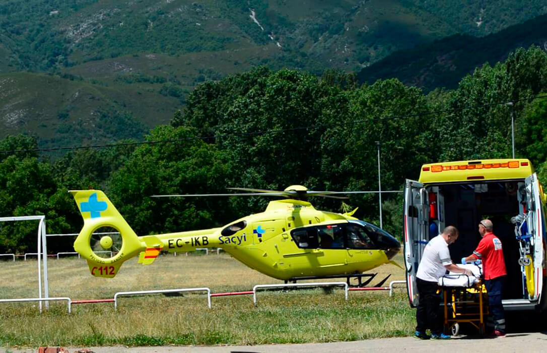 Muere un octogenario al colisionar un tractor y una locomotora de tren sin vagones en un paso a nivel en Salamanca