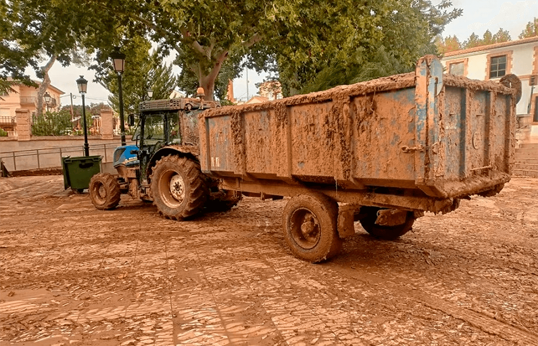 El Ministerio de Agricultura publica cómo acceder a las ayudas para reponer la maquinaria agrícola afectada por la DANA