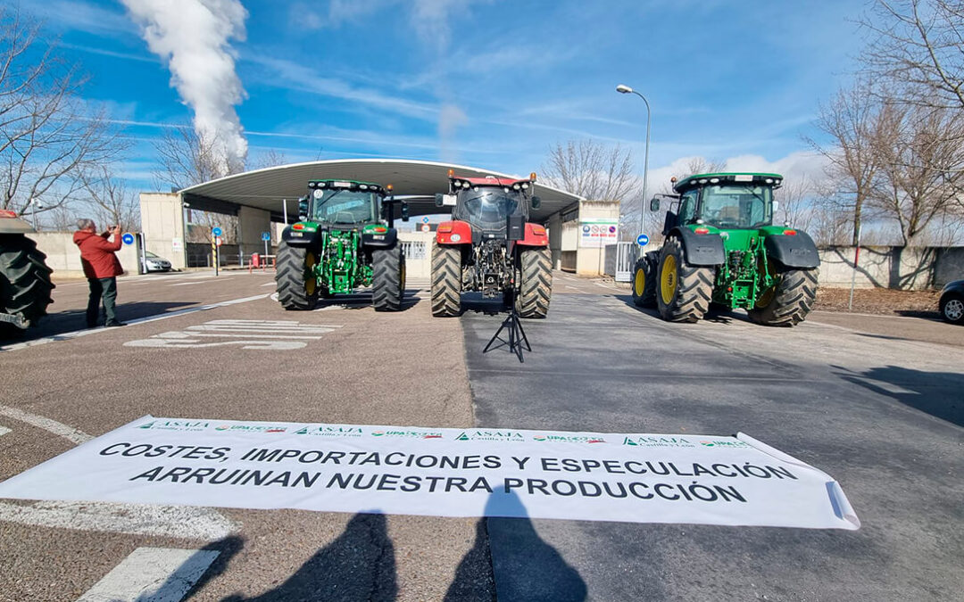 Varios cientos de agricultores de Castilla y León se vuelven a manifestar por la supervivencia del cultivo cerealista de secano