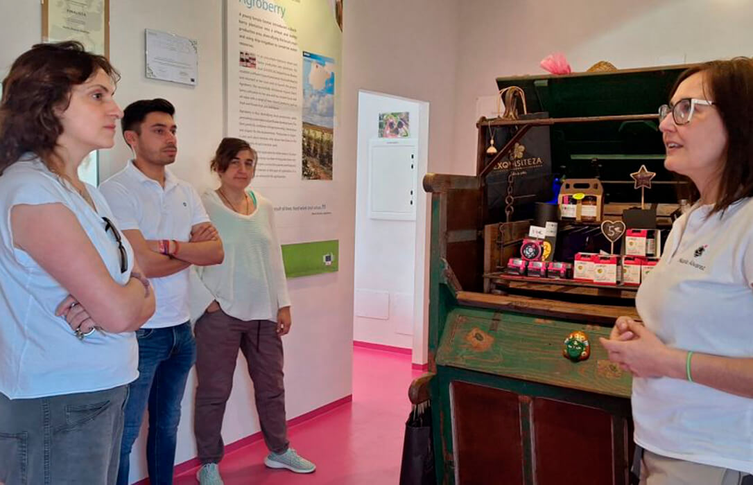 COAG desarrolla el Programa Cultiva en Agroberry Original From Zamora, una explotación de Almendra del Pan con proyección internacional