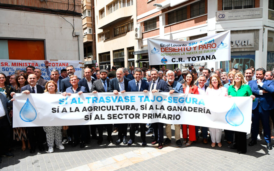 Murcia, Andalucía y la C. Valenciana se unen a la protesta de los regantes y han plantado cara al Gobierno por las normas del trasvase Tajo-Segura