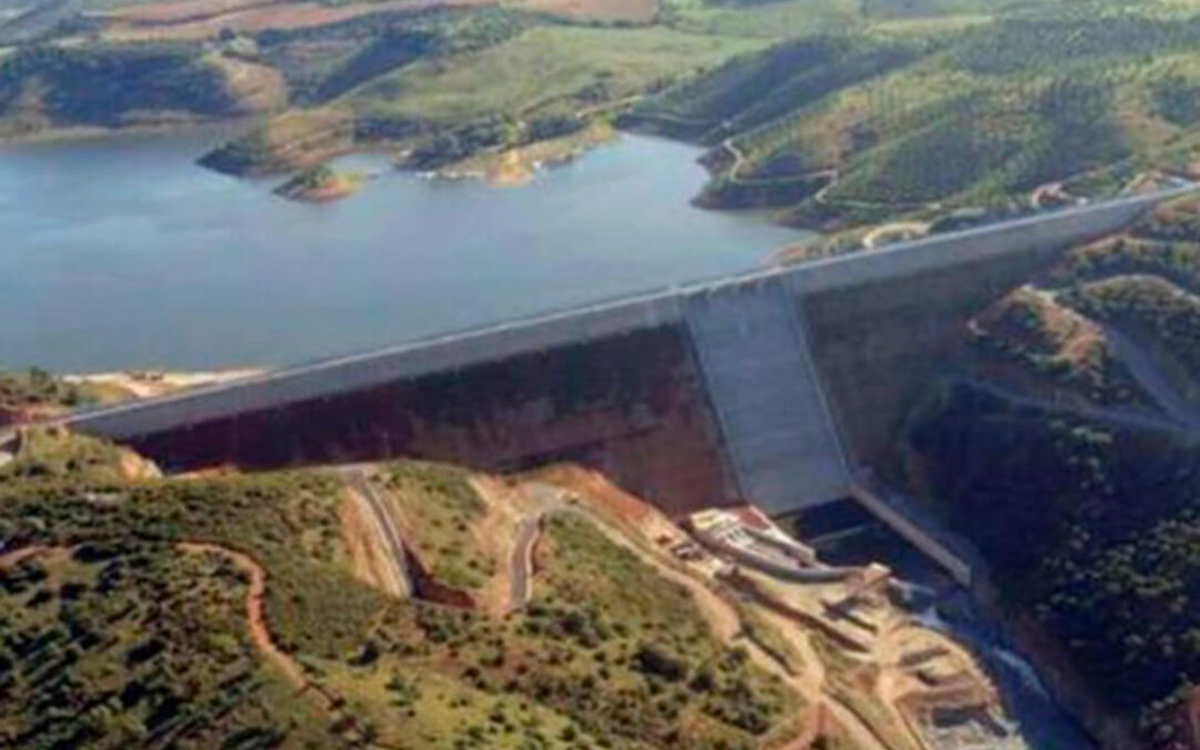 Un sinsentido: La cuenca del Guadalquivir vierte al mar más agua de la que almacenó con las lluvias por el déficit de obras y el bajo rendimiento de bombeo
