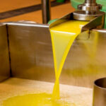 El mercado de aceite de oliva mantiene su gran comportamiento en abril pero el enlace de campaña podría situarse en una cifra históricamente baja