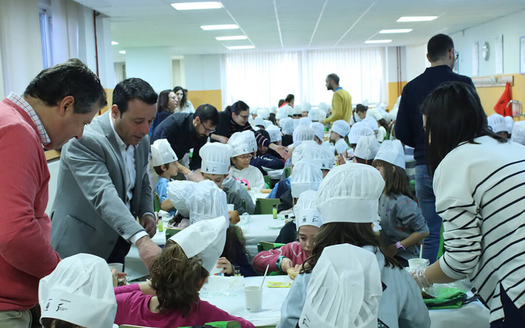 Piden a Planas que actúe como en Alemania y abogue por incluir la carne en los menús escolares y aplicar «rigor científico y no ideológico»