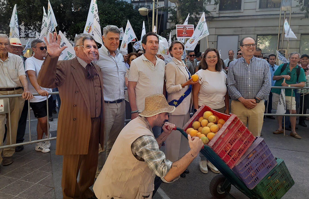 El campo cordobés sale a la calle ‘Por la supervivencia del campo’ y denunciar la actitud teatral de Planas y la CE a sus problemas