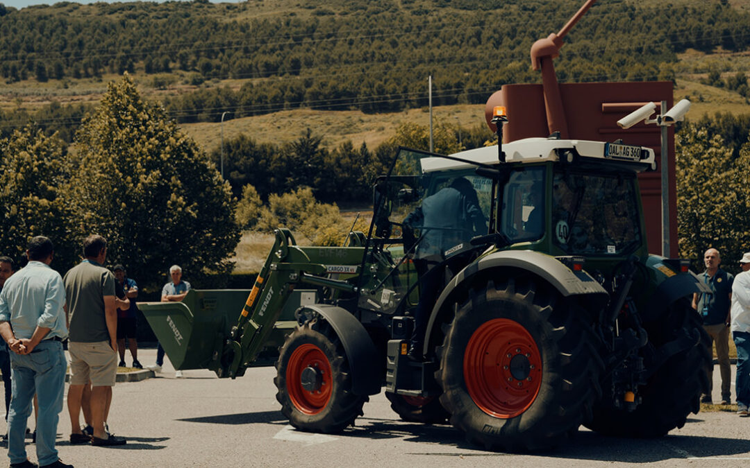 Fendt presenta en España el primer tractor eléctrico producido en serie con una capacidad de trabajo de 4 a 6 horas y 45 minutos de recarga