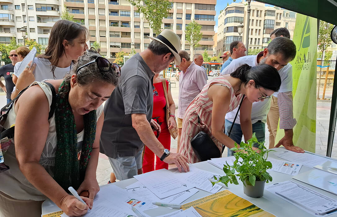Los granadinos se movilizan en defensa del cereal: “Donde hay cereal hay campo, donde hay campo hay futuro”