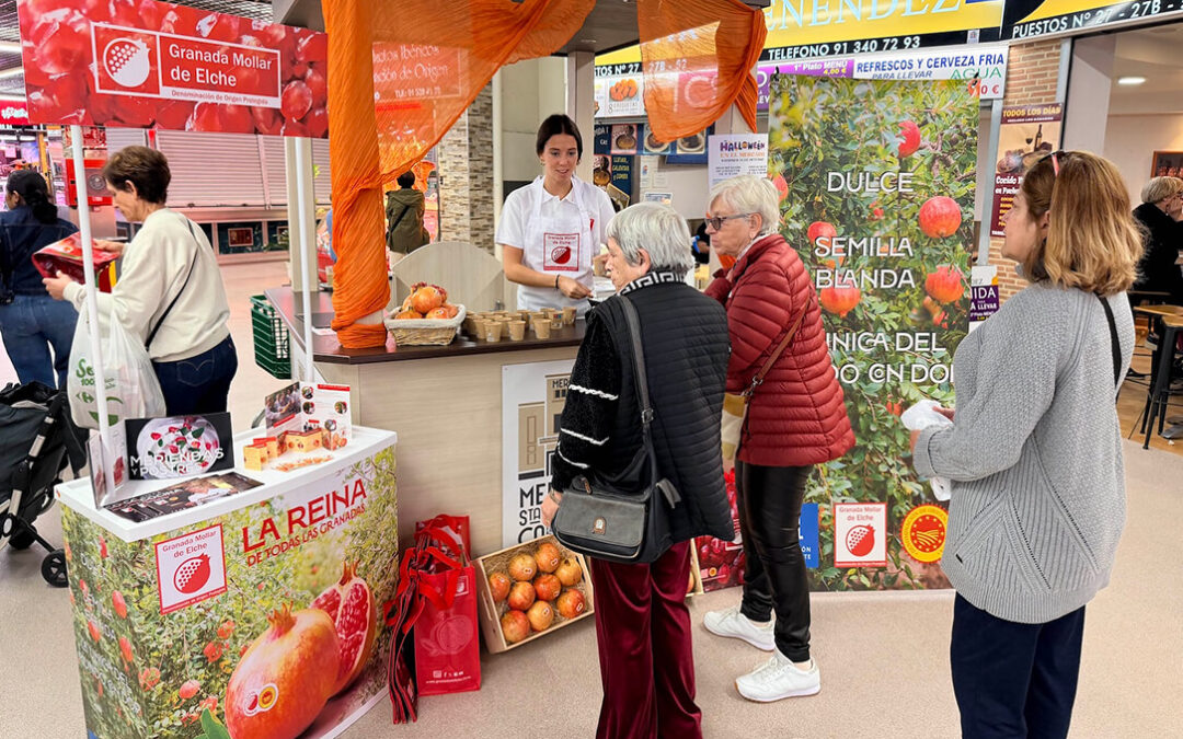 La DOP Granada Mollar de Elche está llevando a cabo una intensa campaña de promoción en mercados de Barcelona y Madrid
