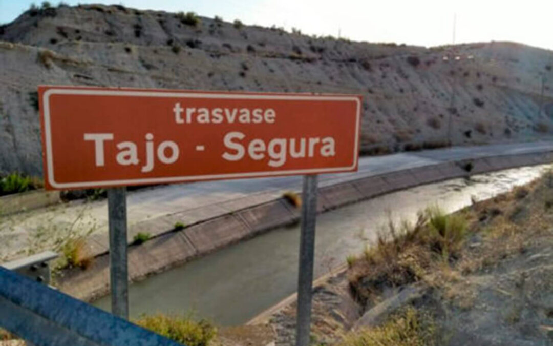 Denuncian que el agua de Castilla-La Mancha no puede ser un negocio: los agricultores alertan del secano impuesto por el trasvase Tajo-Segura