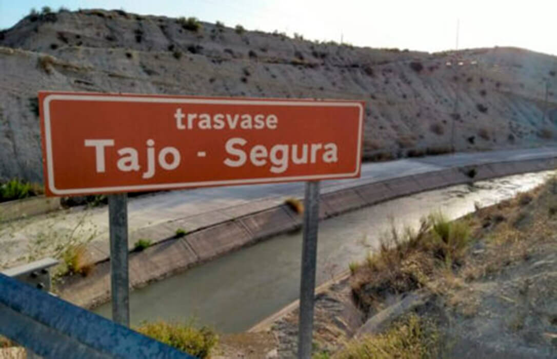 Denuncian que el agua de Castilla-La Mancha no puede ser un negocio: los agricultores alertan del secano impuesto por el trasvase Tajo-Segura
