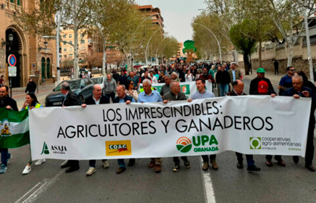 Contundente rechazo del sector agrícola europeo a la última propuesta de la CE sobre la PAC: «Es una cortina de humo y unos cambios cosméticos»