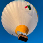 Los enfrentamientos entre ganaderos y los globos turísticos acaba con una concentración frente a la Subdelegación del Gobierno en Segovia