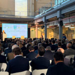 El comisario europeo aplaude el modelo cooperativo andaluz y avanza apoyo financiero en la futura PAC sin especificar en qué sentido