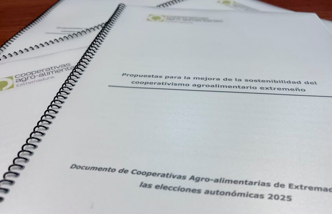 Elecciones: Cooperativas traslada a los grupos parlamentarios un paquete de medidas clave para garantizar el futuro del campo extremeño