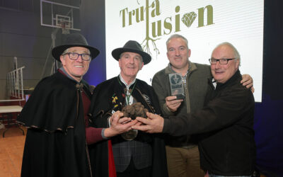 La trufa más grande del concurso de Veratruf, subastada por 2.850 euros, con 767 gramos de peso ante más de 5.000 personas