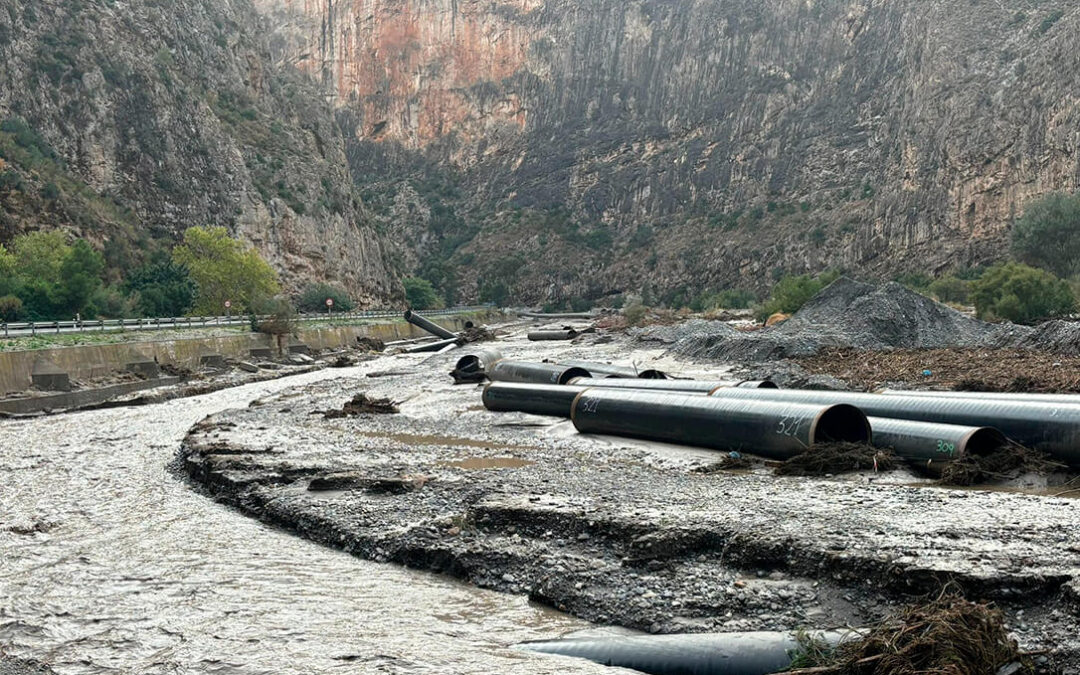 Los regantes del Bajo Guadalfeo rechazan ser responsables del bloqueo ni del retraso acumulado en las canalizaciones de Béznar-Rules
