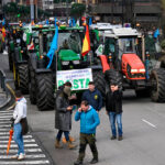 Las protestas del campo se expanden por España: el centro de Oviedo queda colapsado y medio millar de tractores toma Burgos