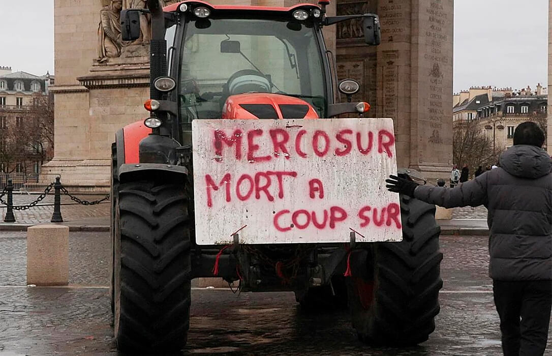 Agricultores de la UE rechazan el acuerdo Mercosur y planean más movilizaciones mientras en España acusan al Gobierno de firmarlo