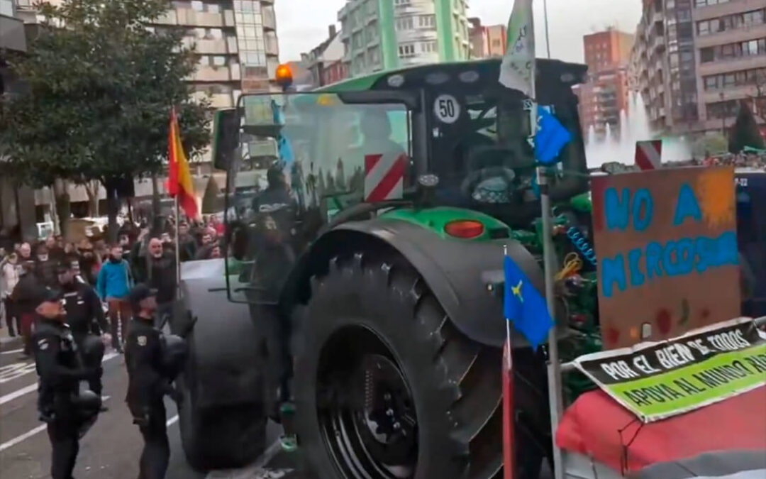 Enfado y preocupación por la llegada de multas a los ganaderos participantes en las protestas del jueves 29 en Asturias