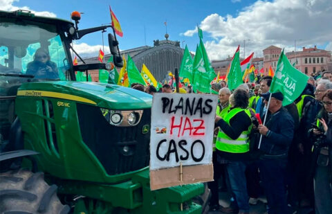 Planas defiende en Europa reconstruir la confianza en la PAC de un sector agrario con «una confianza que no está rota, pero sí seriamente deteriorada»