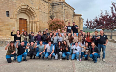 El público joven, con una cata a ciegas, elige el estilo del futuro vino de Berués, una variedad navarra prácticamente desaparecida