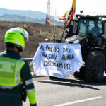 El Gobierno recula ante las protestas y Planas convoca el martes al sector agrario para analizar el impacto del precio del gasóleo agrícola