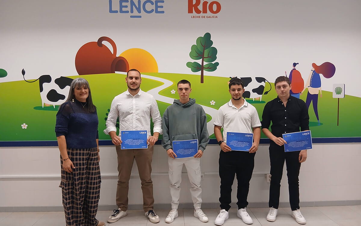 Grupo Lence entrega la segunda edición de sus becas a los jóvenes de la EFA Fonteboa para impulsar el relevo en el rural gallego