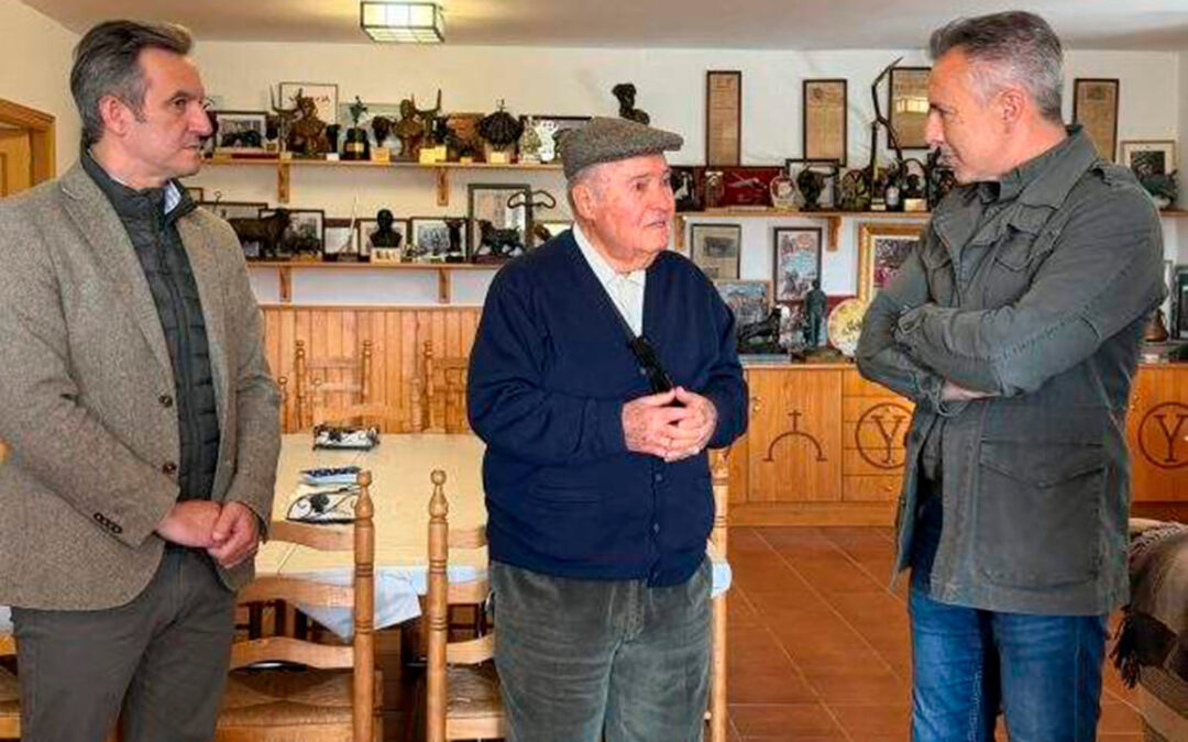 La Comunidad de Madrid visita el campo bravo para conocer el trabajo que desarrollan los ganaderos en la conservación del toro de lidia