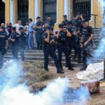 Cientos de ganaderos protestan en Oviedo por los ataques del lobo y piden soluciones para la crisis que padece todo el sector