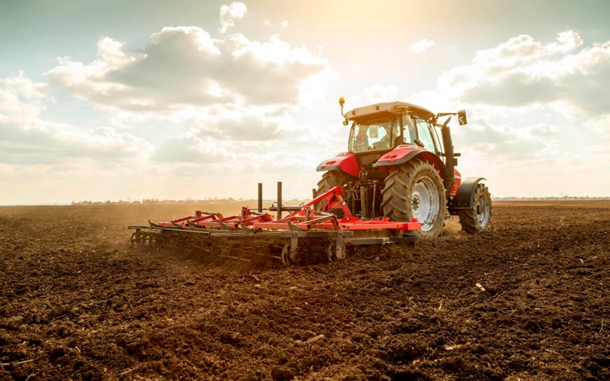 Castilla y León abre una vía para explorar la creación un seguro de rentas agrarias y anticipa un mayor apoyo a los seguros agrarios