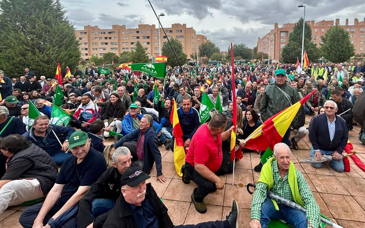 Con «más gente que a los mítines de los partidos», anuncian que con la tractorada en Toledo se inicia un «ciclo de movilizaciones»